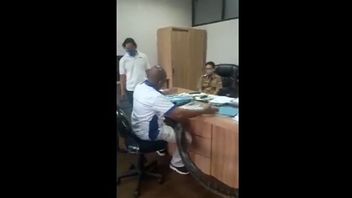Ancam Kepala Dinas PUPR dengan Bawa Ular Piton 4 Meter, Pria di Bandung Ditangkap Polisi