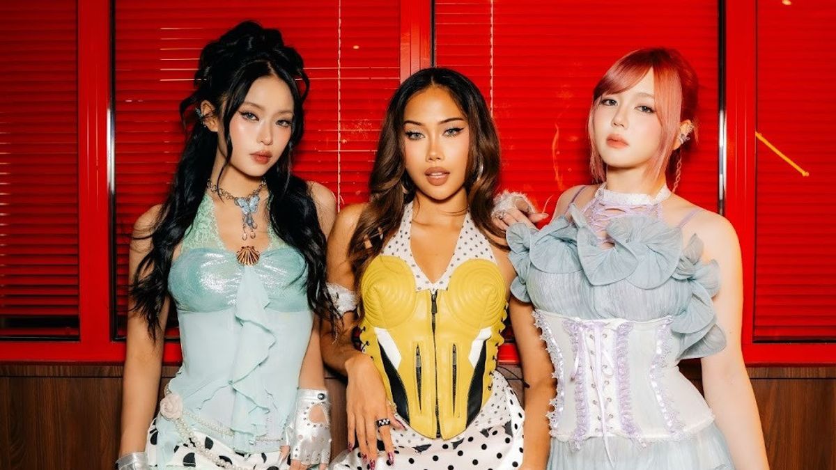 DOLLA, Grup Asal Malaysia Unjuk Kekuatan dan Pemberdayaan di Single <i>Question</i>