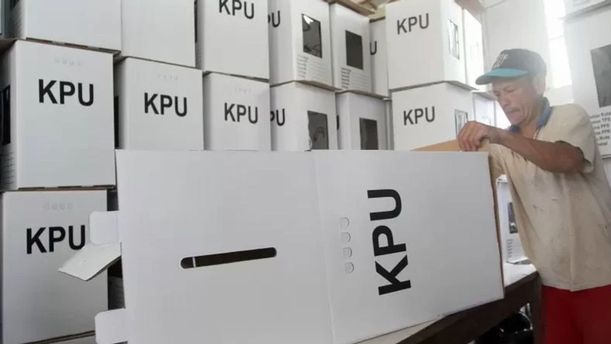 KPU DKI 地区選挙職員の作業スペースが不十分であることを認める