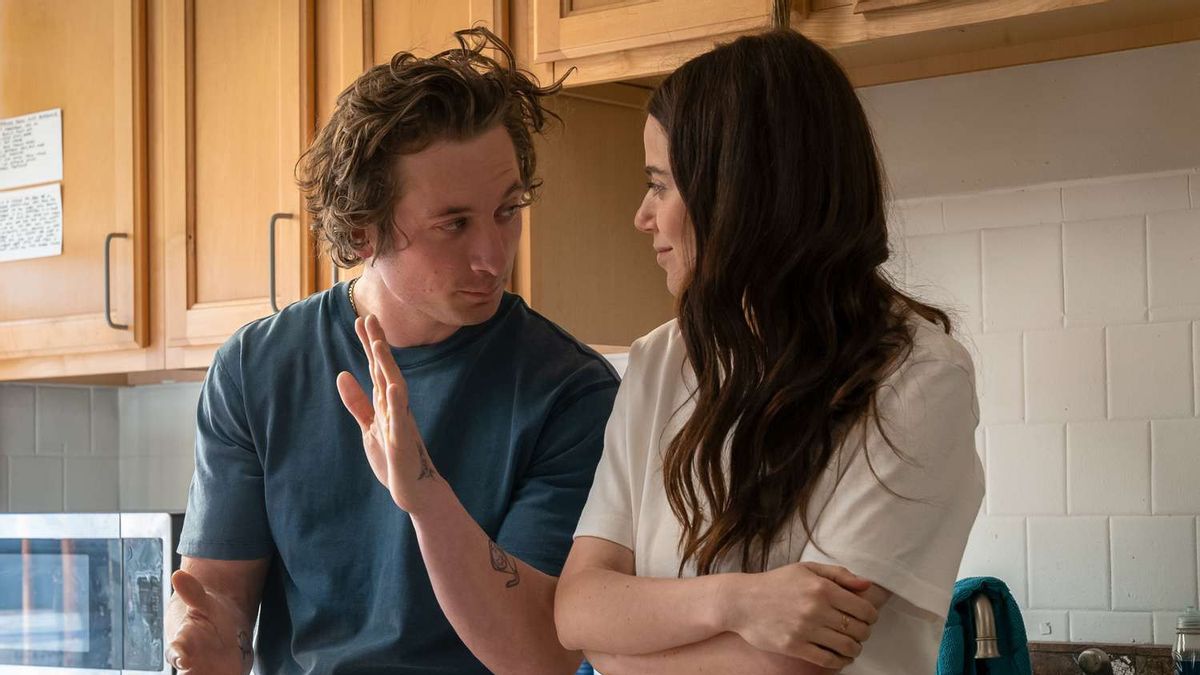 Proche de Rosalia, Jeremy Allen White Le besar de Molly Gordon