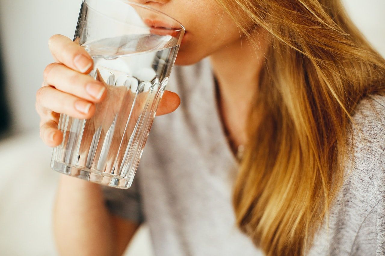 体の健康のためにお湯を飲むことの6つの利点