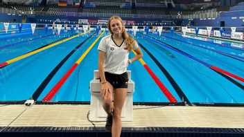 Slovak Swimmer Collapses On The Poolside After Finishing Heat 3 Of The 2024 Olympics