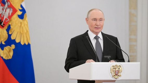 US Dollar Becomes A Political Weapon, Russia Is Looking For Alternatives