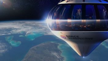 气球之旅飞入太空可以是竞争对手使用火箭旅游， 这里是优势
