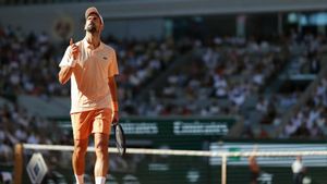 Djokovic Passes Test Against Royer to Reach Roland Garros 2026 Third Round