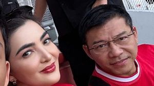 متهم بارتكاب لحظة مقدسة، أنانغ هيرمانسياه ديروجاك مستخدمي الإنترنت بعد مباراة المنتخب الوطني الإندونيسي