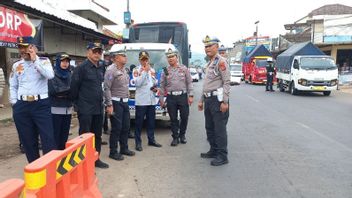 Garut Police vérifie les routes préparées pour la sécurité des retours de vacances