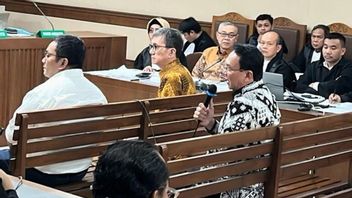 今天，Ahok在Pertamina LNG腐败案件的听证会上作证