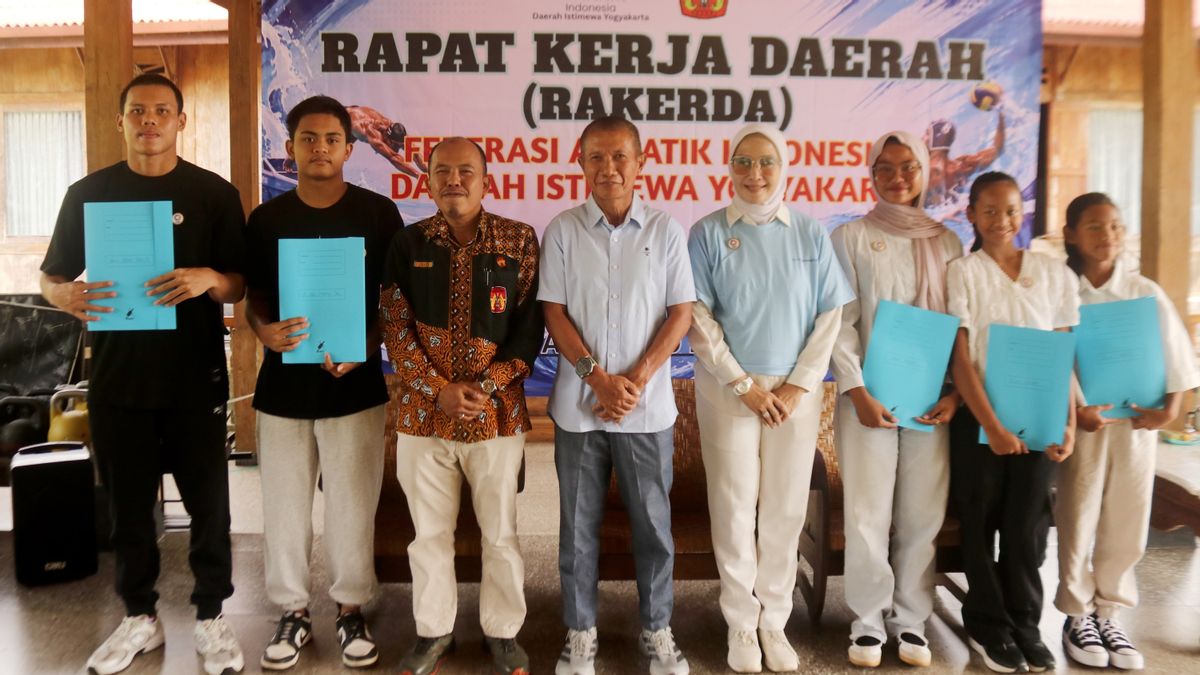 Break the National Record at the National Aquatic Championships, DIY Athletes Receive Awards 