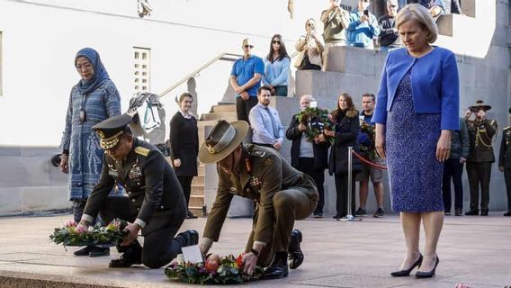 Flying To Canberra, Army Chief Of Staff General Dudung Place Karangan Bunga At The Australian War Memorial