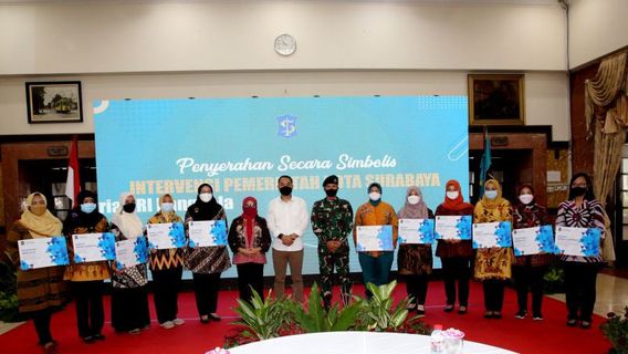 Le Gouvernement De La Ville De Surabaya Prépare Une Formation Professionnelle Au Capital Des Entreprises Pour 11 épouses De Chevaliers KRI Nanggala 402
