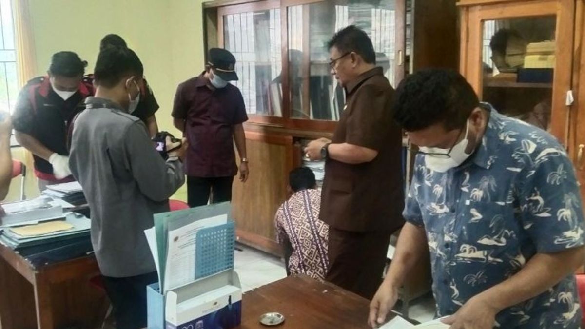 مكتب أمانة DPRD Kupang تم البحث عنه بواسطة NTT المتعلقة بقضية الفساد