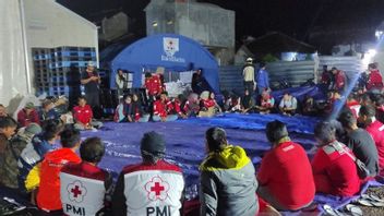متطوعون من جاوة الوسطى وجاوة الشرقية يصلون إلى Cianjur ، ويساعدون في تسريع التعامل مع ضحايا الزلزال