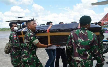 Jenazah Tiga TNI Korban Penembakan KKB Dipulangkan ke Kampung Halaman