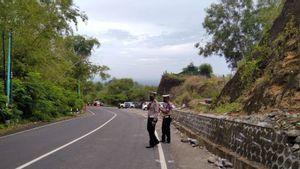 Polisi Olah TKP Kecelakaan Maut Bus Pariwisata yang Tewaskan 13 orang di Imogiri Bantul