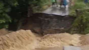 1 ضحية قتلت بسبب انهيار جسر في تانا لوت في جنوب كاليمانتان