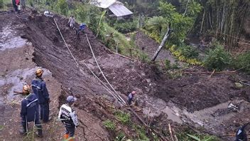 Heavy Rain Causes Landslides In Batu City