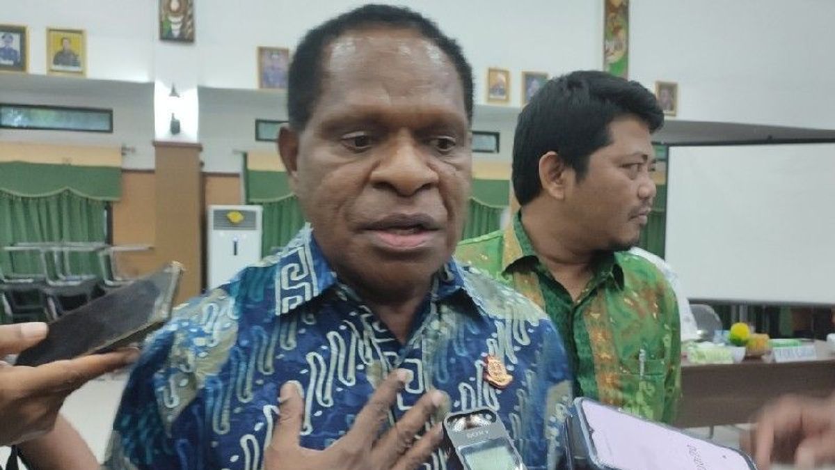 Deputy Governor Of Mimika, Regional Secretary And Head Of Finance Examined By The Papua Attorney General's Office Regarding Corruption In Procuring Planes And Helicopters