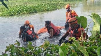 2名受害者在开弩翁布水闸打开时淹死在Serang Grobogan河中被发现死亡
