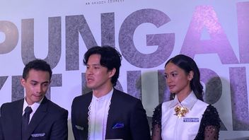 Morgan Oey parmi les « collines de Duri » dans le cadre d'un sujet de discussion