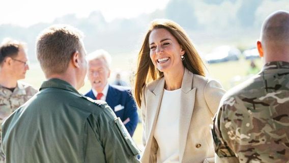 Un soutien approfondi après l'annonce de cause au cancer, Kate Middleton est touchée par la foule