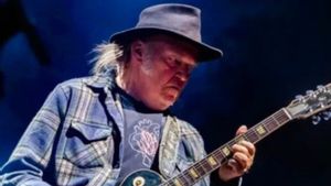 Dukung Toko Musik Lokal, Neil Young Berencana Menarik Katalognya dari Amazon
