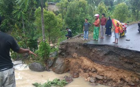 Bulukumba Sulsel Banjir dan Longsor, Puluhan Sapi Terseret Arus Sungai