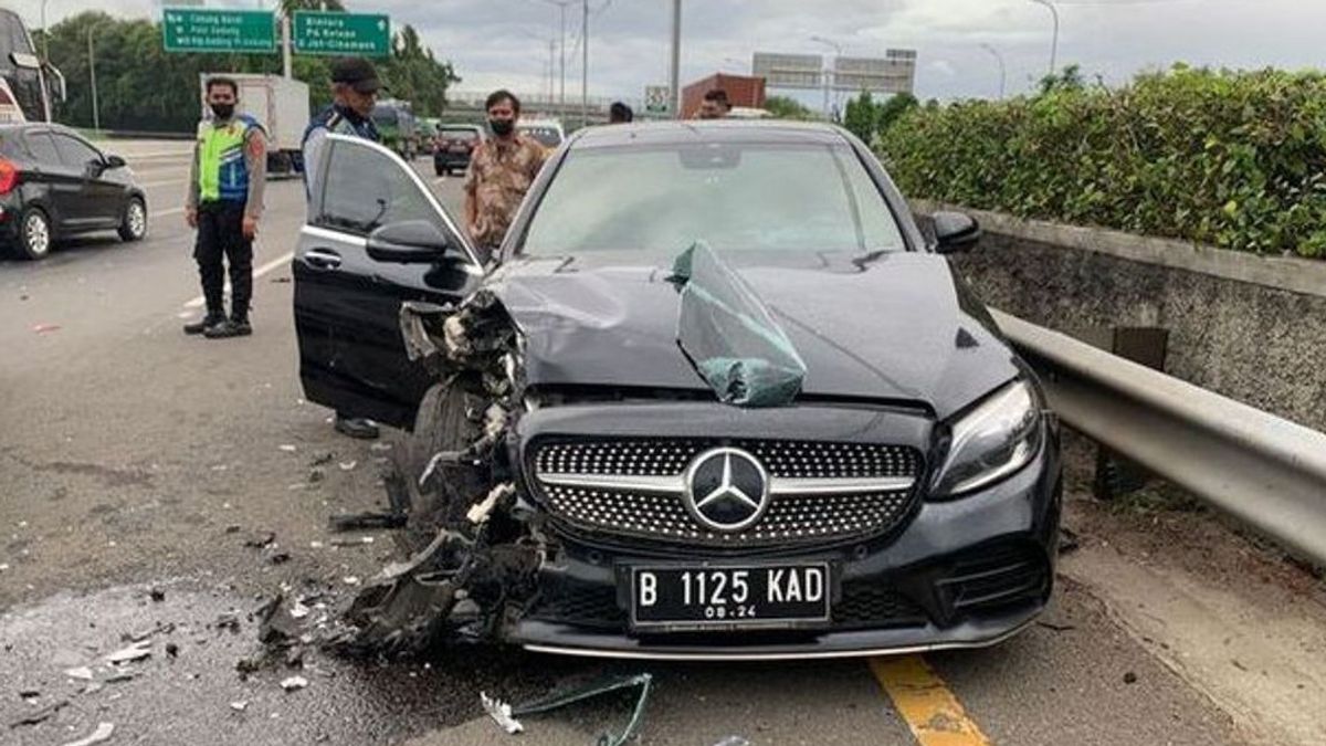Faits Nouveaux Sur L’accident De Mercedes Benz Qui Est Allé Dans La Direction Opposée Sur La Route à Péage JORR