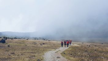 チャンジュール地震のため、ゲデパングランゴ山へのハイキングコースが最初に閉鎖されました