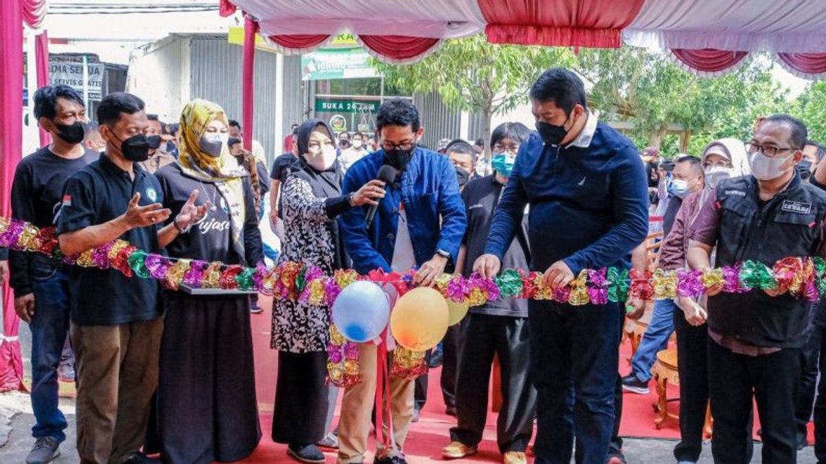 Sandiaga Uno Harap Pujasera OKE OCE di Pacitan Bisa Bangkitkan Ekonomi