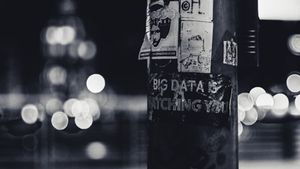 Di Balik Dagang, Ada Data Kita