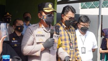 Pabrik Miras Oplosan di Sidoarjo Digrebek Polisi, Tersangka Manfaatkan Rumah Kontrakan untuk Beroperasi