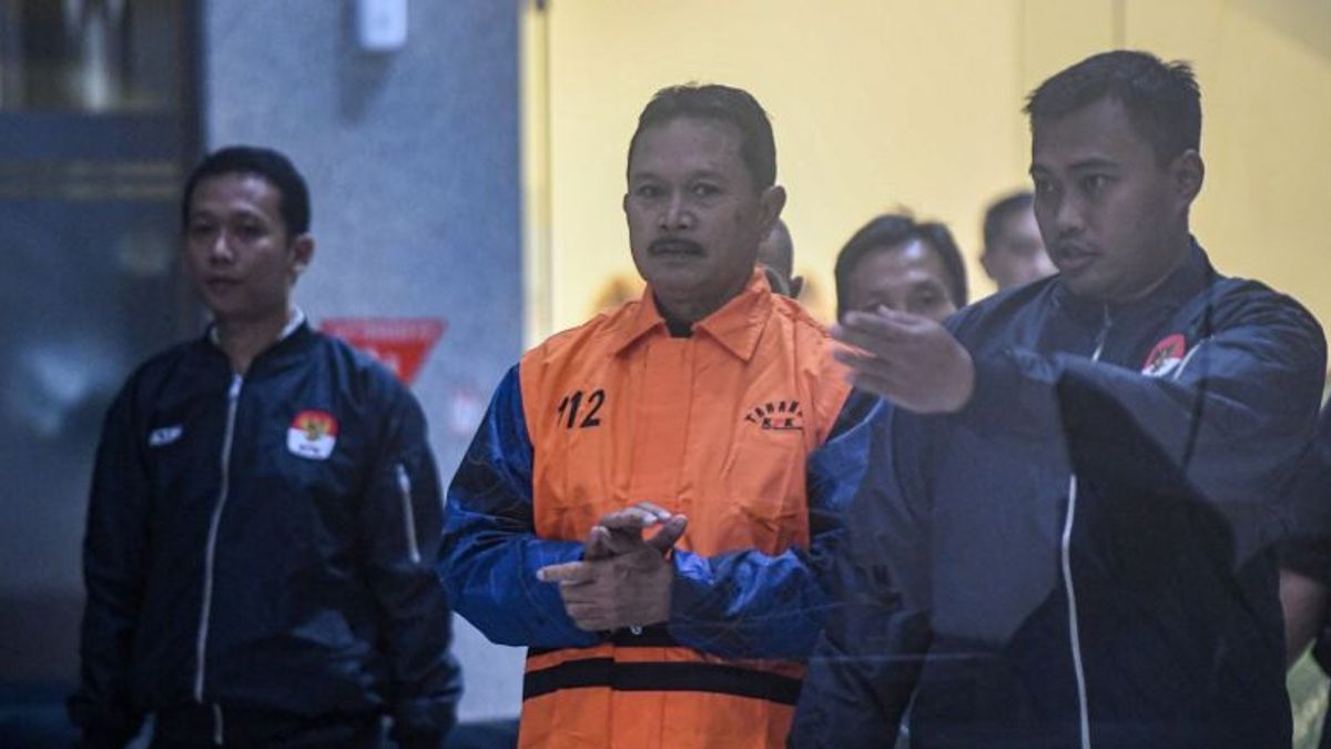 KPK يصادف مئات الملايين من روبية من رئيس الترخيص DPMPTSP مدينة ماديون 