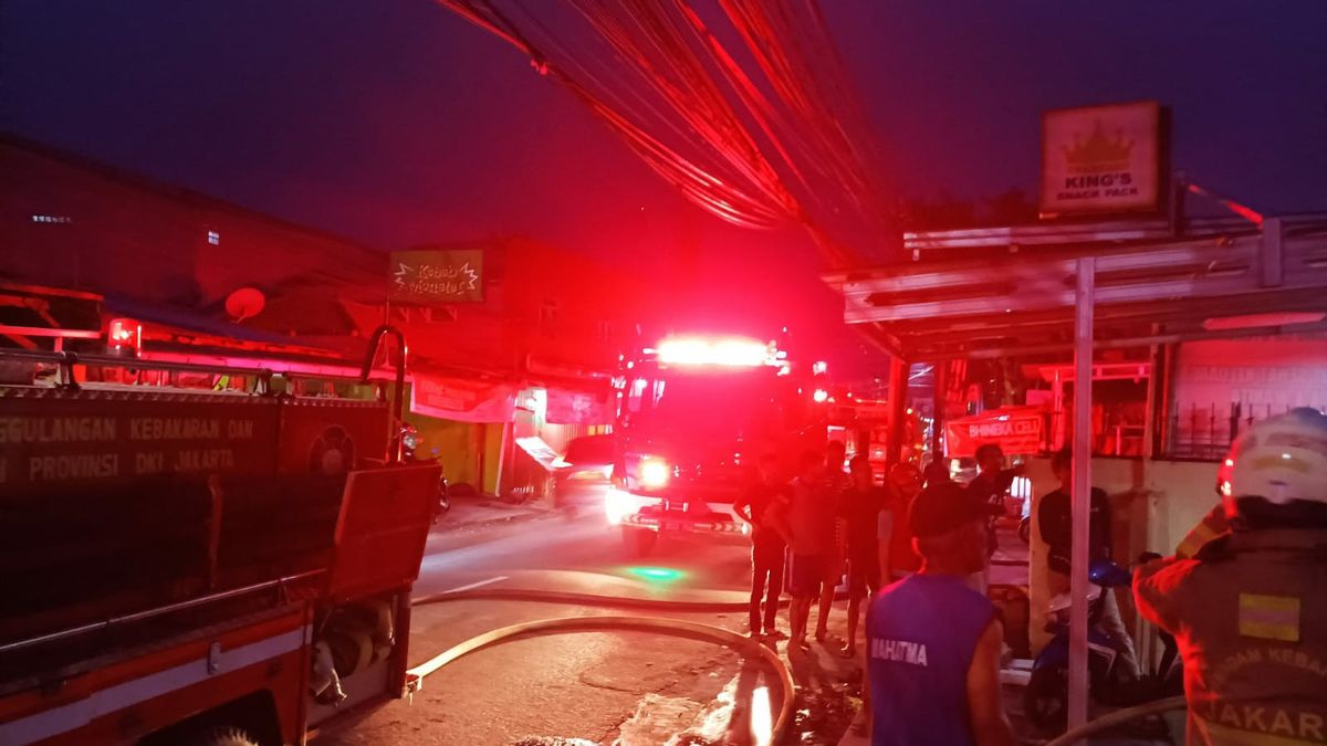 Minimarket Terbakar, Dua Mesin ATM di Condet Ikut Hangus