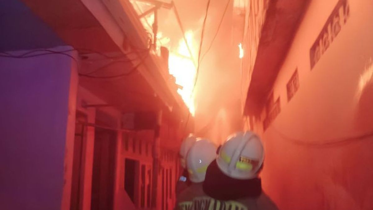 Due To Mosquito Coils, 20 Houses In Rawamangun Were Devoured By Fire