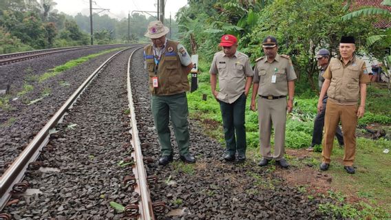 Called By His Mother, A 9-year-old Boy Runs To The Rel, Collised By A Train Dies