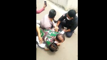 Pernah Ajak Orang Tua Tolak Vaksin, Tagar 'Cabut Mandatori' Babeh Aldo di Video Pria 'Dipaksa' Vaksin Pancing Kontroversi