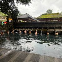 Apa Itu Melukat? Mengenal Ritual Penyucian Diri Umat Hindu Bali 