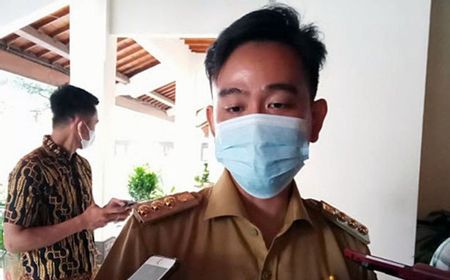 Gibran Segera Pindahkan Ratusan Pedagang Pasar Malam Ngarsopuro ke Sisi Barat Stadion Sriwedari