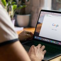Cara Menonaktifkan Fitur SafeSearch Google melalui Perangkat iPhone dan Android