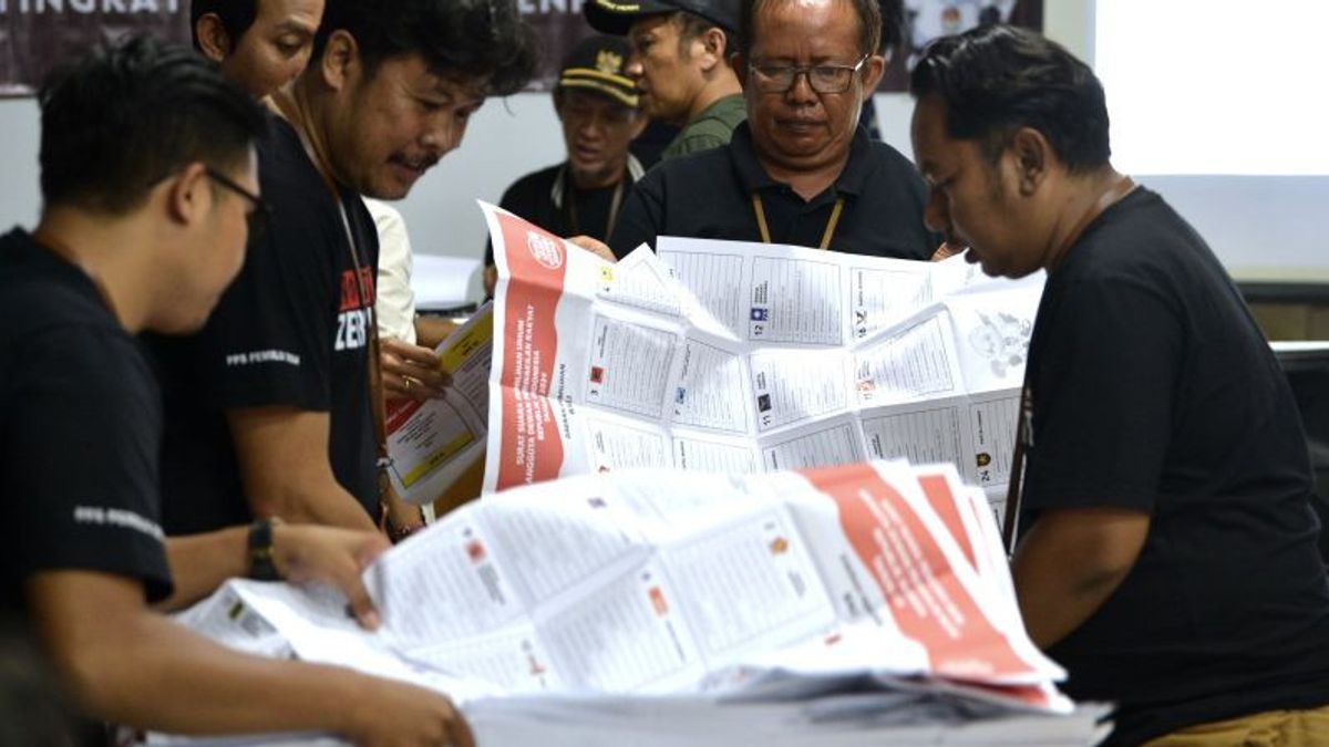 Police Form A Team To Find The Loss Of The 2024 Election Voting Committee At Potowai Buru, Central Papua