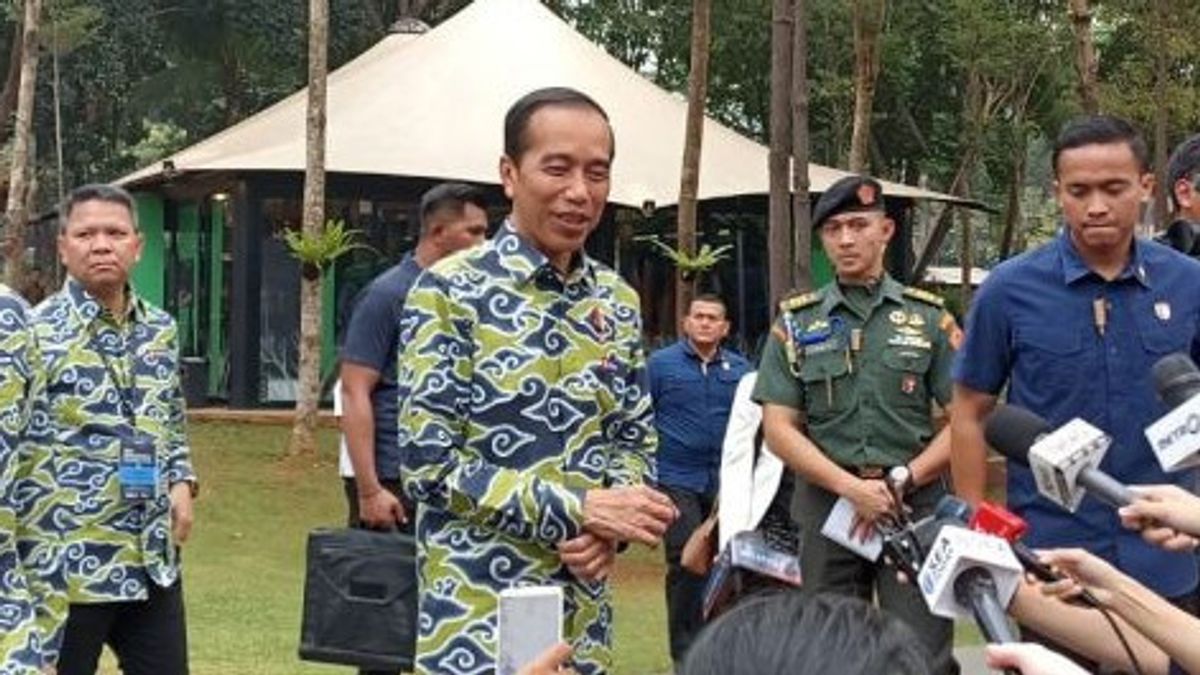 Jokowi Hormati Laporan ke KPK Atas Dirinya dan Kedua Putranya