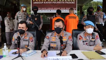 شرطة بادانج تعتقل أفرادا من شرطة سومطرة ، كومبول BA فيما يتعلق بقضية الميثامفيتامين