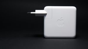 Apple Tak Sengaja Bocorkan Adaptor Pengisi Daya USB-C yang Bisa Digunakan Dua Perangkat Sekaligus