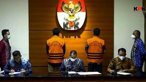 Pakai Rompi Oranye, Bupati Bandung Barat dan Anaknya Ditahan KPK