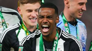 Target Liverpool, Alexander Isak, Berlatih di Real Sociedad