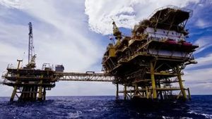 Selat Hormuz Ditutup, Harga Minyak Brent Melesat 13 Persen ke 82 Dolar AS per Barel