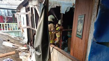 Semi-permanent House Burned Down In Tanah Abang, 6 Firefighting Units Deployed