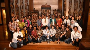 Flying To Timika, Sri Mulyani Gives A Message Touching Women's Worker PT Freeport