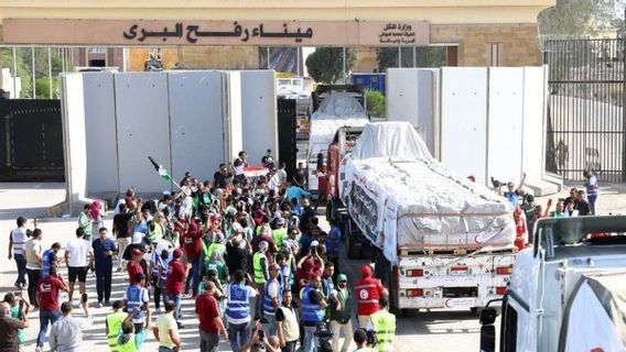 ガザ当局は、1,063台のトラックを主張して、米国からの援助の数を否定しているが、49台だけが入ってきた